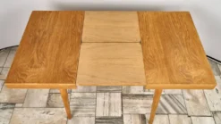 Table à manger extensible en chêne par Jitona, années 1960, Tchécoslovaquie