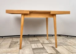 Table à manger extensible en chêne par Jitona, années 1960, Tchécoslovaquie