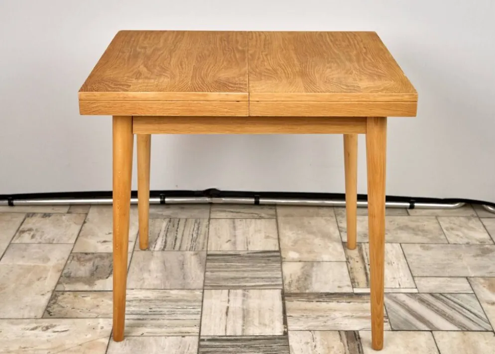 Table à manger extensible en chêne par Jitona, années 1960, Tchécoslovaquie