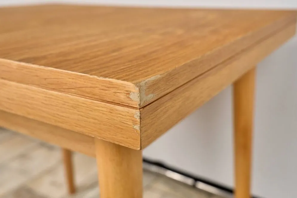 Table à manger extensible en chêne par Jitona, années 1960, Tchécoslovaquie