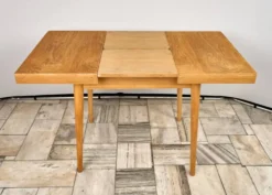 Table à manger extensible en chêne par Jitona, années 1960, Tchécoslovaquie