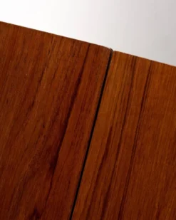 Table à manger extensible en teck et hêtre scandinave, années 1950-60.