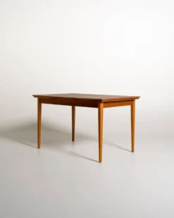 Table à manger extensible en teck et hêtre scandinave, années 1950-60.