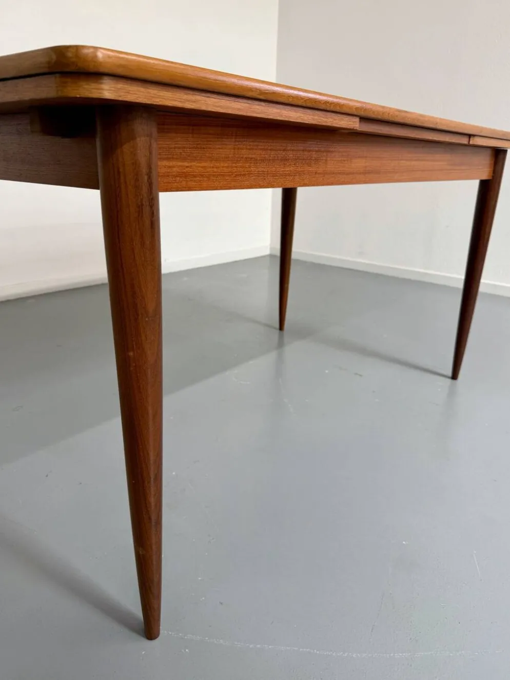 Table à manger extensible en teck design scandinave des années 1960
