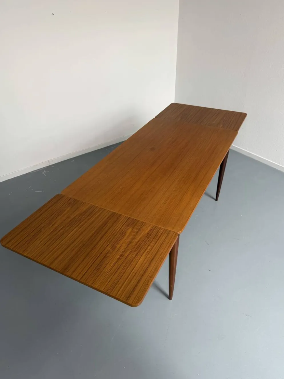 Table à manger extensible en teck design scandinave des années 1960