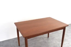 Table à manger extensible en teck danois des années 1960.