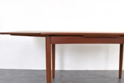 Table à manger extensible en teck danois des années 1960.