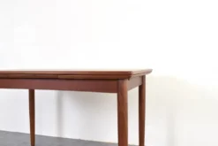 Table à manger extensible en teck danois des années 1960.