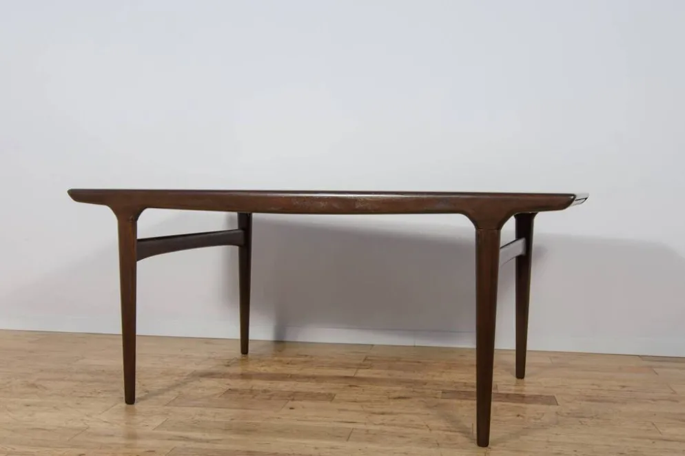 Table à manger extensible en teck de style mid-century conçue par Johannes Andersen pour Uldum Møbelfabrik, Danemark, années 1960.