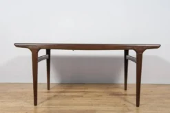 Table à manger extensible en teck de style mid-century conçue par Johannes Andersen pour Uldum Møbelfabrik, Danemark, années 1960.