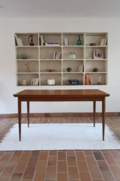 Table à manger extensible en teck, pieds fuseaux, années 60