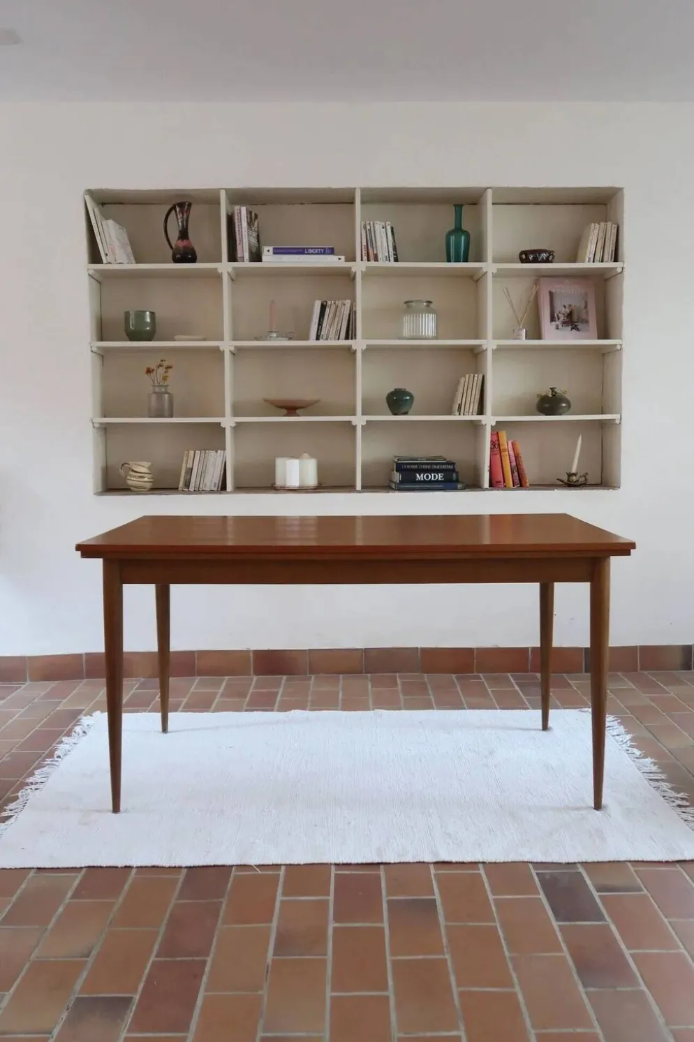 Table à manger extensible en teck, pieds fuseaux, années 60