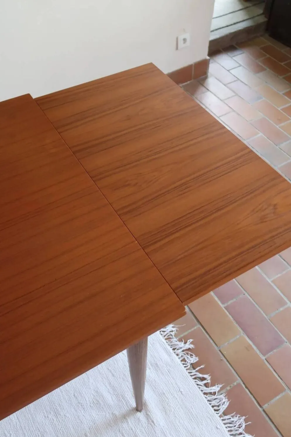 Table à manger extensible en teck, pieds fuseaux, années 60