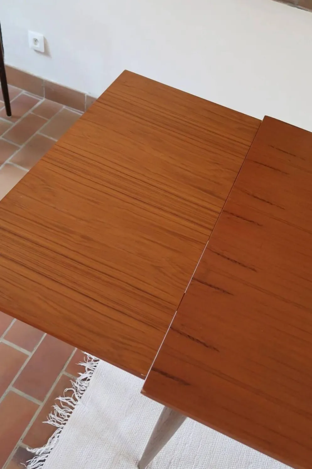 Table à manger extensible en teck, pieds fuseaux, années 60