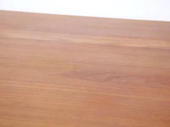 Table à manger extensible en teck des années 1960.