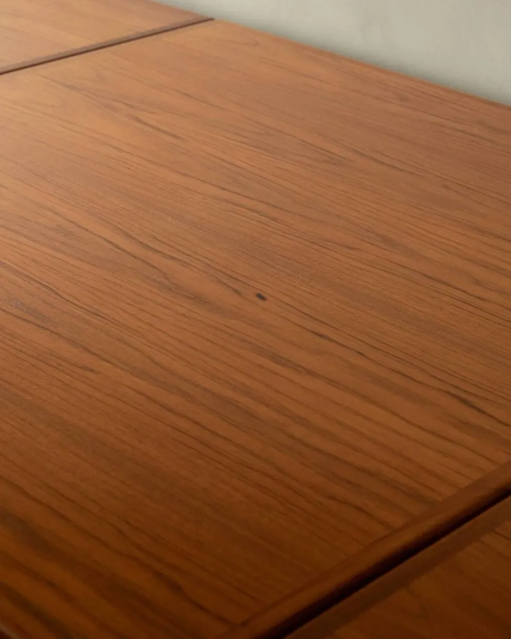 Table à manger extensible en teck moderne danois modèle 24 par Ansager Møbler années 1960.