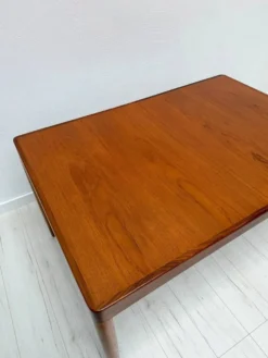 Table à manger extensible en teck danois vintage des années 1960.