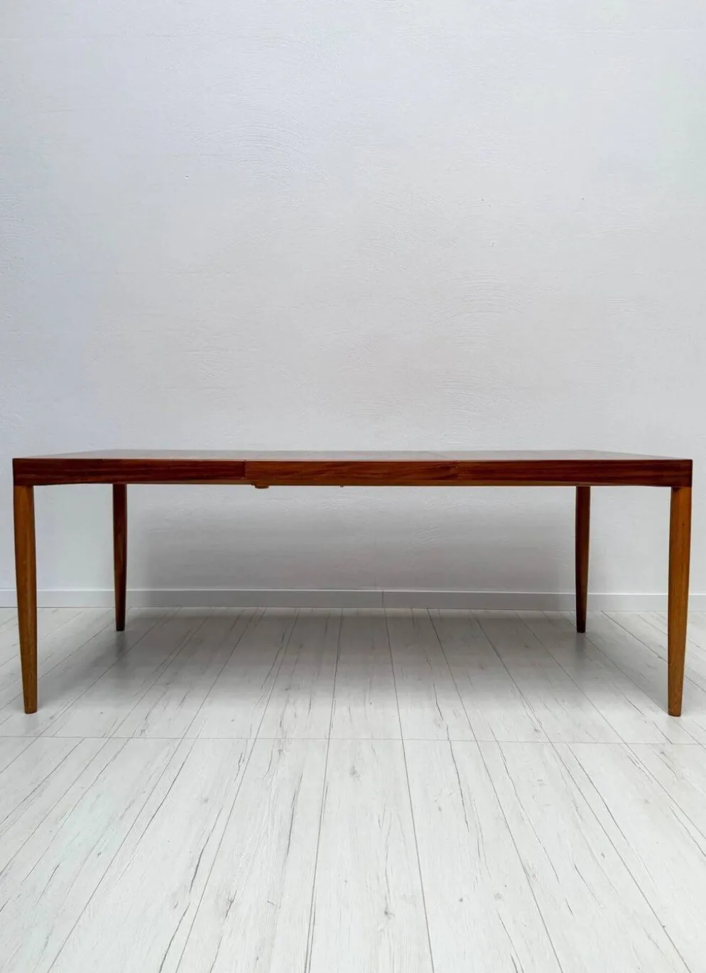 Table à manger extensible en teck danois vintage des années 1960.