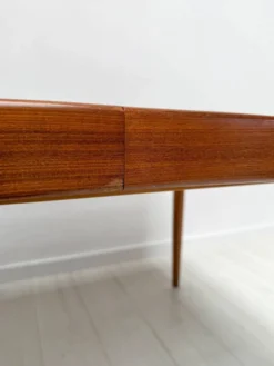 Table à manger extensible en teck danois vintage des années 1960.