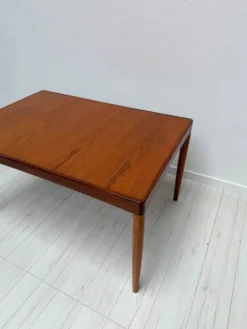 Table à manger extensible en teck danois vintage des années 1960.