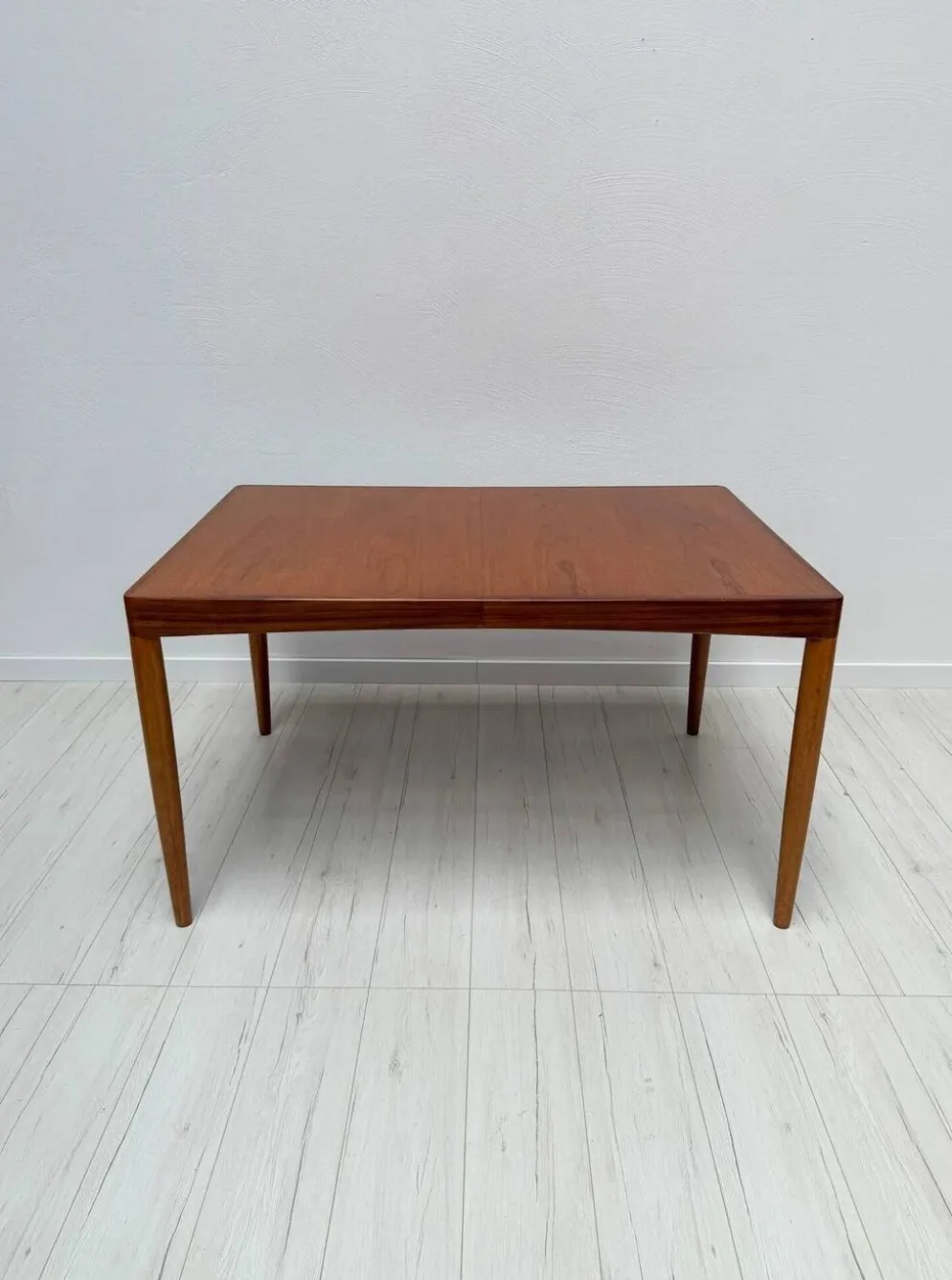 Table à manger extensible en teck danois vintage des années 1960.