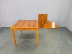 Table à manger extensible en teck danois des années 1960