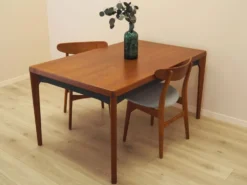 Table à manger extensible en teck Henning Kjærnulf, Vejle, années 1960