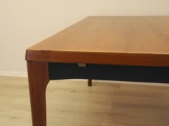 Table à manger extensible en teck Henning Kjærnulf, Vejle, années 1960