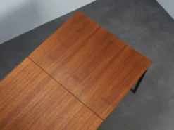 Table à manger extensible modèle 3707 par Gispen, Pays-Bas, années 1960.
