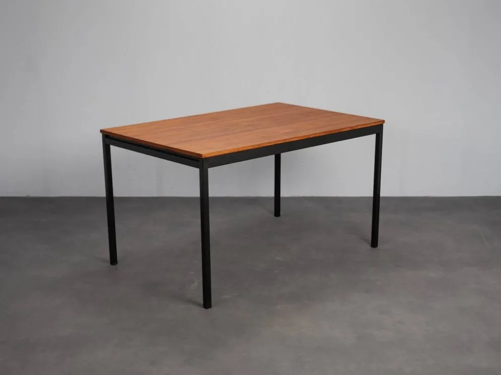 Table à manger extensible modèle 3707 par Gispen, Pays-Bas, années 1960.