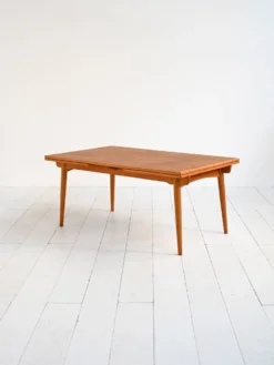Table à manger extensible modèle “AT 312” par Hans J. Wegner