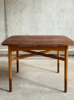 Table à manger extensible par Kurt Østervig et Carl Madsen pour P Jeppesen møbel