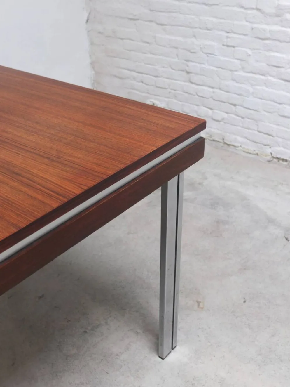 Table à manger extensible par Roger De Winter pour E.M.Y., années 1960.