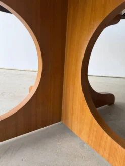 Table à manger extensible ronde à piètement en croix