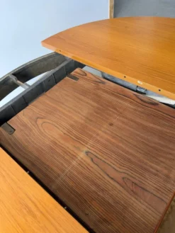 Table à manger extensible ronde à piètement en croix