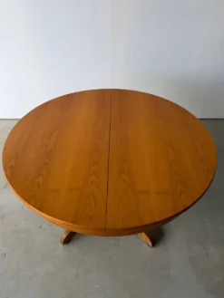 Table à manger extensible ronde à piètement en croix