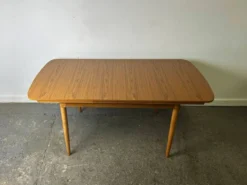 Table à manger extensible Schreiber Mid Century en Formica avec pieds en hêtre des années 1960-70.