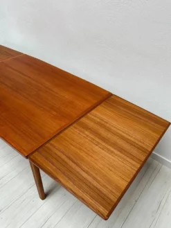 Table à manger extensible vintage danoise en teck des années 1960 par Vamo Sønderborg.