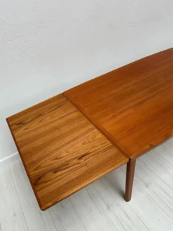 Table à manger extensible vintage danoise en teck des années 1960 par Vamo Sønderborg.