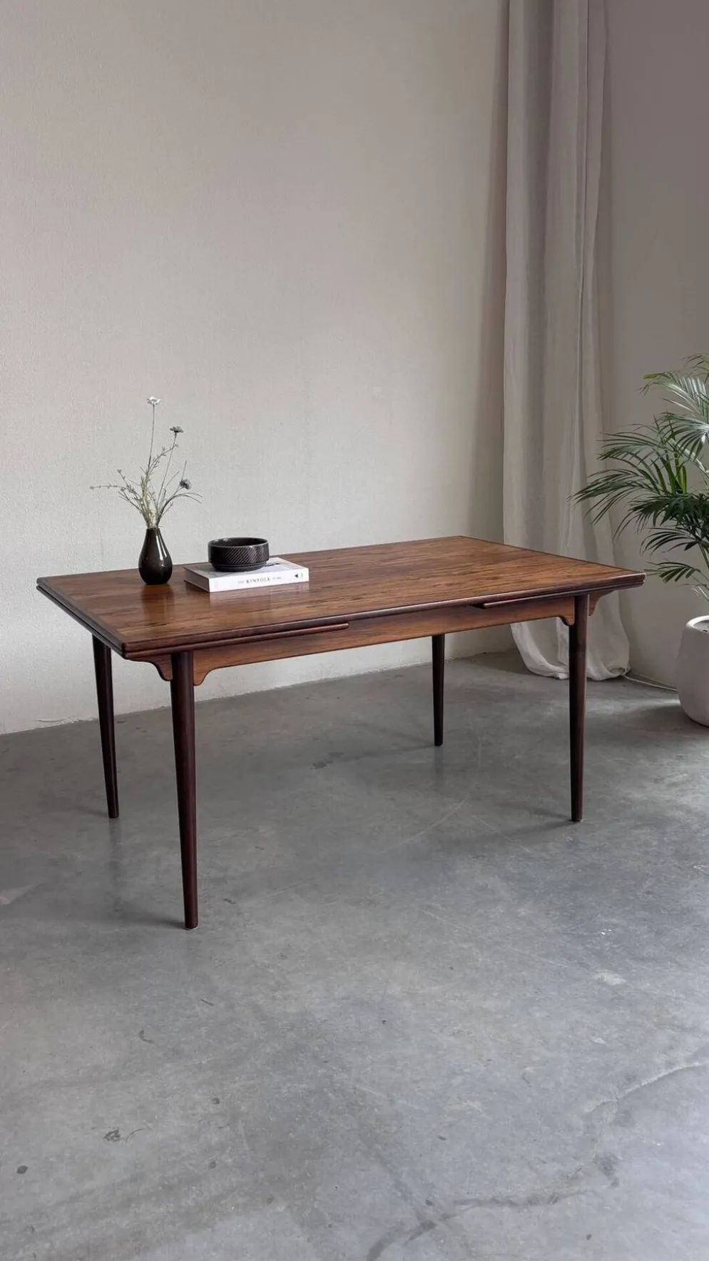 Table à manger extensible vintage en palissandre Omann Jun