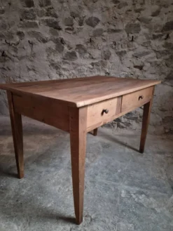 Table à manger française ancienne en merisier avec deux tiroirs, vers 1880–1920