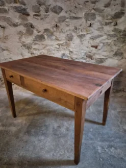 Table à manger française ancienne en merisier avec deux tiroirs, vers 1880–1920
