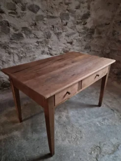 Table à manger française ancienne en merisier avec deux tiroirs, vers 1880–1920