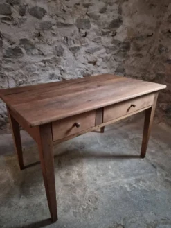 Table à manger française ancienne en merisier avec deux tiroirs, vers 1880–1920