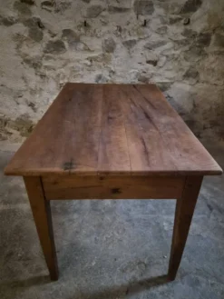 Table à manger française ancienne en merisier avec deux tiroirs, vers 1880–1920