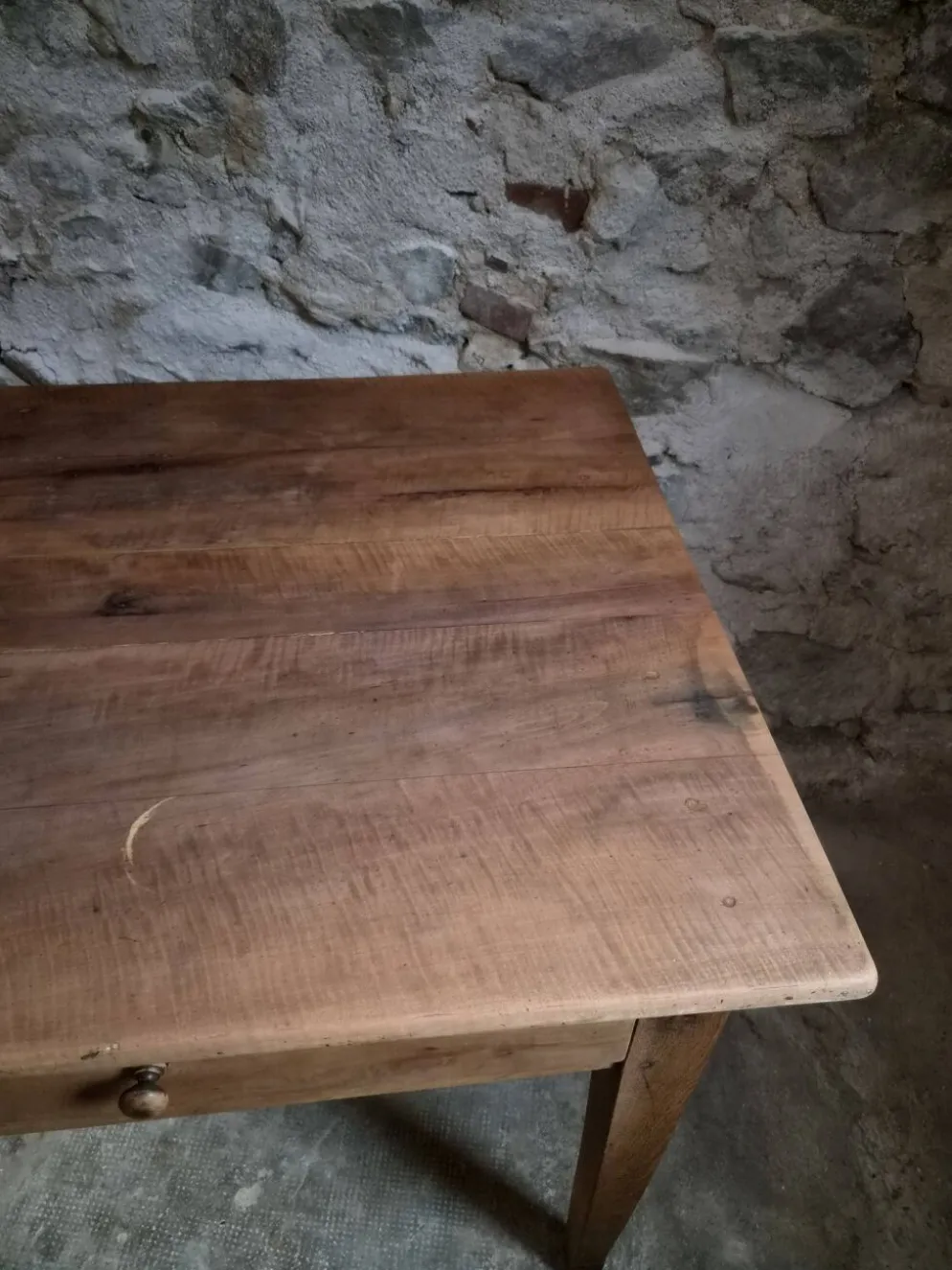 Table à manger française ancienne en merisier avec deux tiroirs, vers 1880–1920