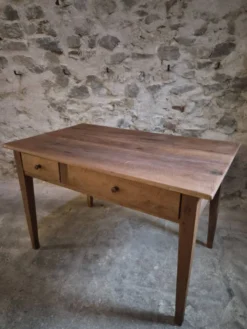 Table à manger française ancienne en merisier avec deux tiroirs, vers 1880–1920