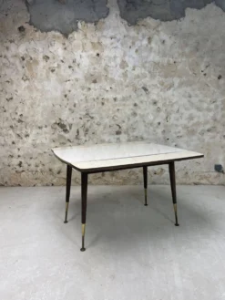 Table à manger à manivelle