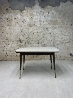 Table à manger à manivelle