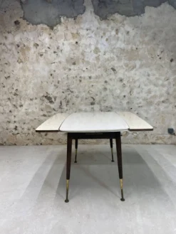 Table à manger à manivelle
